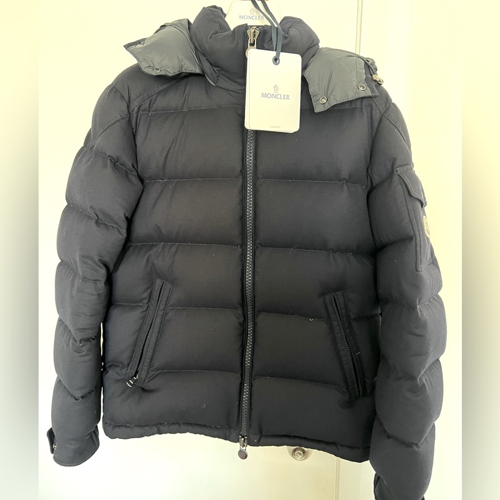 Moncler Down Jacket (100% wool) made in Italy